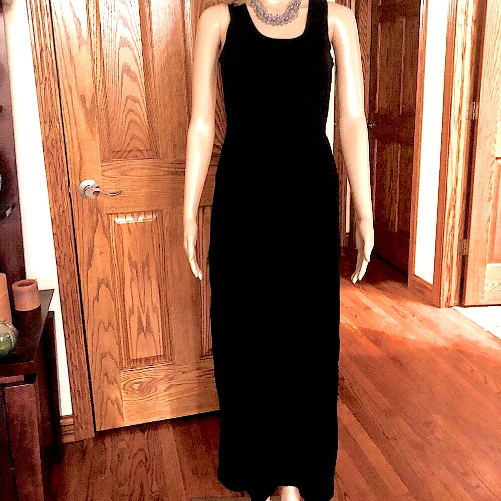 👽5 for $25 THREADS and THOUGHT S MAXI DRESS